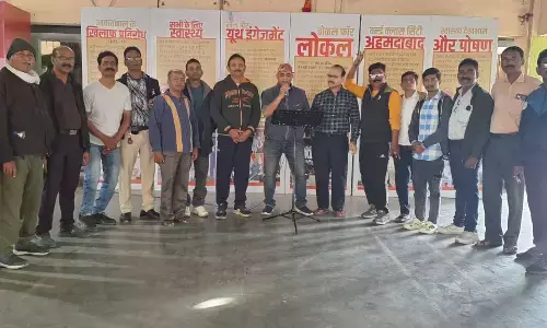 जीवन में संगीत हो तो हर पल मन-मस्तिष्क रहता है स्वस्थ, कलाकारों ने बिखेरे कई रंग जीवन में संगीत हो तो हर पल मन-मस्तिष्क रहता है स्वस्थ, कलाकारों ने बिखेरे कई रंग