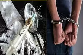 पुणे में नशीली दवाइयों की तस्करी का भंडाफोड़ पुणे में नशीली दवाइयों की तस्करी का भंडाफोड़