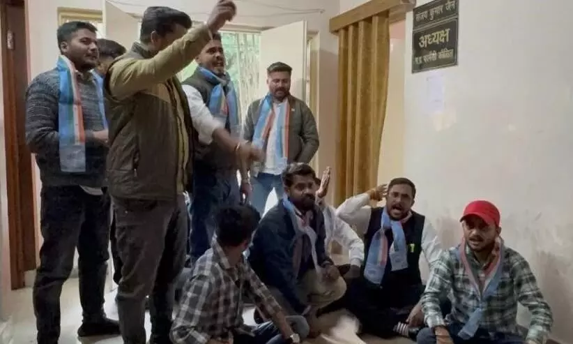 फार्मेसी काउंसिल अध्यक्ष जैन को हटाने को लेकर मुख्यमंत्री को एनएसयूआई ने लिखा पत्र फार्मेसी काउंसिल अध्यक्ष जैन को हटाने को लेकर मुख्यमंत्री को एनएसयूआई ने लिखा पत्र