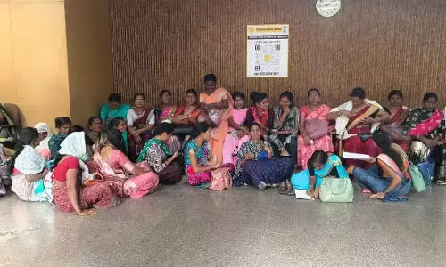 मांगों को लेकर आंगनवाड़ी सेविकाओं ने किया ठिया आंदोलन