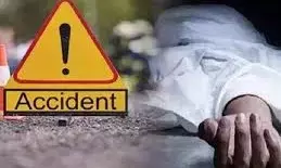 स्कूल बस की टक्कर से पांच साल के बच्चे की मौत, मां गंभीर