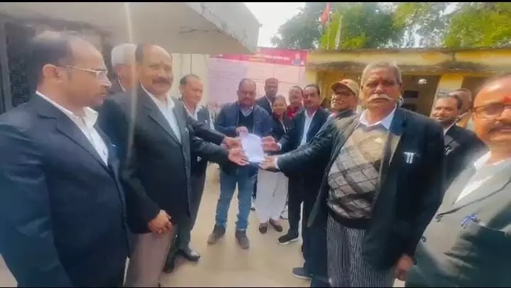 आईएएस अधिकारी संतोष वर्मा के विरूद्ध एफआईआर दर्ज कराने की मांग आईएएस अधिकारी संतोष वर्मा के विरूद्ध एफआईआर दर्ज कराने की मांग