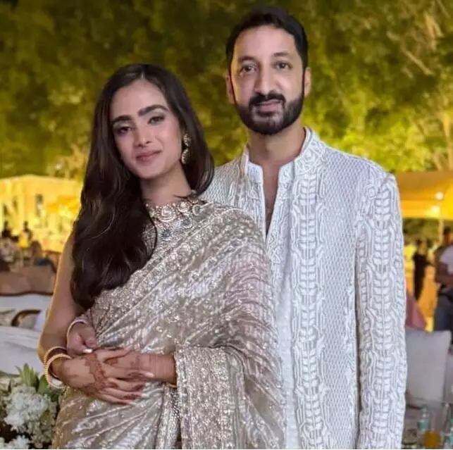 मुंबई के बाद अब बहरीन में इकट्ठा होगा पवार परिवार