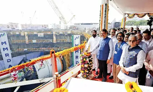 ऑरेंज गेट से मरीन ड्राइव के बीच भूमिगत सुरंग बनाने के लिए शुरू हुई खुदाई