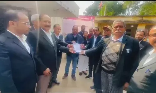 आईएएस अधिकारी संतोष वर्मा के विरूद्ध एफआईआर दर्ज कराने की मांग