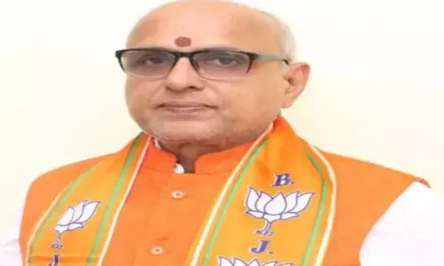 पंजीयन सर्टिफिकेट के लिए सांसद पुत्र का जिलाधिकारी से मुलाकात के लिए इंतजार मामले में भाजपा सांसद मिश्रा ने पल्ला झाड़ा