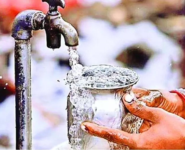 निधि की कमी से 40 हजार घरों तक न नल पहुंचा, न जल