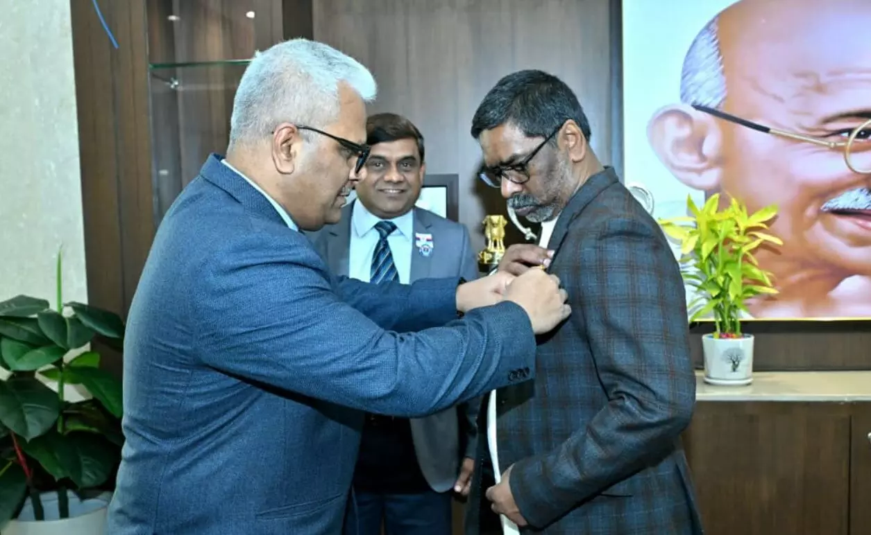 मुख्यमंत्री हेमन्त सोरेन से सैनिक कल्याण निदेशालय के निदेशक ब्रिगेडियर निरंजन कुमार (रि.) ने मुलाकात की