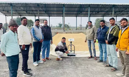 चार दिन बाद शुरू हो सकी खरीदी प्रक्रिया, किसानों ने ली राहत की सांस चार दिन बाद शुरू हो सकी खरीदी प्रक्रिया, किसानों ने ली राहत की सांस