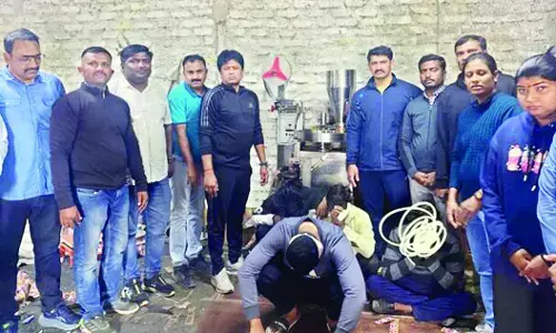 नकली गुटखा बनाने वाली फैक्ट्री भंडाफोड़