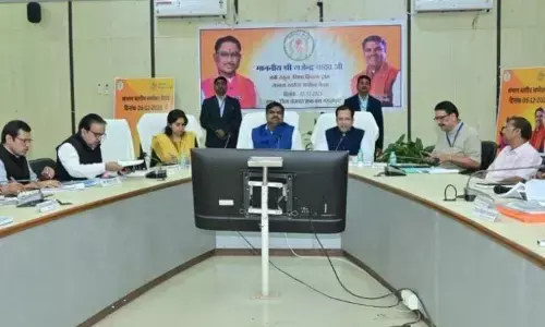 स्कूल शिक्षा मंत्री गजेन्द्र यादव ने ली रायपुर संभाग के अधिकारियों की समीक्षा बैठक