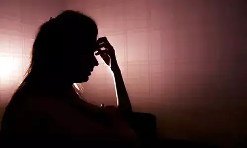 महिला कर्मचारी की गुहार - समायोजन कर दो, नहीं तो ईच्छा मृत्यु की इजाजत दे दो!