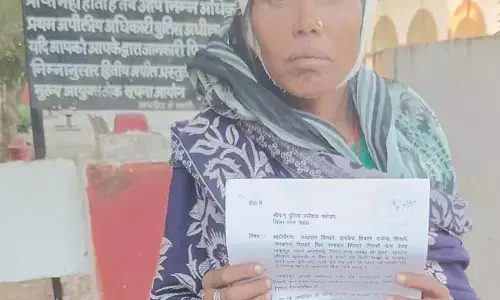 महिला पर जानलेवा हमला करने के आरोप, पुलिस अधीक्षक को सौंपा आवेदन, ग्राम देवरा भापतपुर का मामला