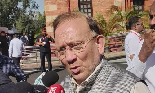 खोपडे ने कहा - तेंदुए के हमले में घायलों के उपचार का खर्च उठाएगी सरकार, फिर मिली विधायक खोपडे को धमकी खोपडे ने कहा - तेंदुए के हमले में घायलों के उपचार का खर्च उठाएगी सरकार, फिर मिली विधायक खोपडे को धमकी