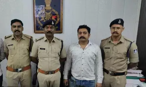 गाड़ी की डिक्की से नकदी उड़ाने वाला आरोपी शहडोल से गिरफ्तार गाड़ी की डिक्की से नकदी उड़ाने वाला आरोपी शहडोल से गिरफ्तार