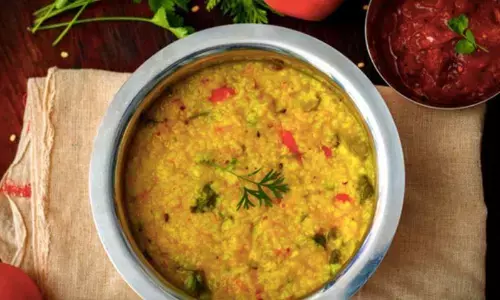 रेस्टोरेंट जैसी दाल खिचड़ी घर पर बनाने का है मन, तो इस आसान रेसिपी पर डालें नजर, खाकर सभी चाटेंगे उंगलियां रेस्टोरेंट जैसी दाल खिचड़ी घर पर बनाने का है मन, तो इस आसान रेसिपी पर डालें नजर, खाकर सभी चाटेंगे उंगलियां