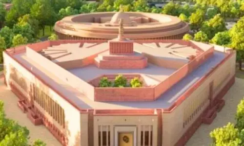 संसदीय मर्यादा और अनुशासन का खुला उल्लंघन, सदन में टीएमसी सांसद ने इस्तेमाल की ई-सिगरेट, बीजेपी ने साधा निशाना संसदीय मर्यादा और अनुशासन का खुला उल्लंघन, सदन में टीएमसी सांसद ने इस्तेमाल की ई-सिगरेट, बीजेपी ने साधा निशाना