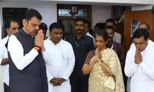 मुख्यमंत्री फडणवीस ने कहा - देश ने राजनीति में शालीनता रखना वाला विचारशील नेतृत्व खोया मुख्यमंत्री फडणवीस ने कहा - देश ने राजनीति में शालीनता रखना वाला विचारशील नेतृत्व खोया