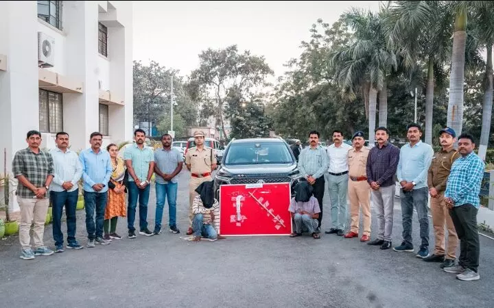 धुले-सोलापुर महामार्ग लूटपाट करने वाले गैँग का पर्दाफाश धुले-सोलापुर महामार्ग लूटपाट करने वाले गैँग का पर्दाफाश