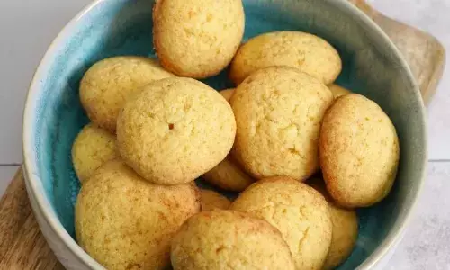 कभी घर पर सूजी की कुकी बनाई है? जवाब न है तो ये रेसिपी केवल आपके लिए, बच्चों को करिए खुश कभी घर पर सूजी की कुकी बनाई है? जवाब न है तो ये रेसिपी केवल आपके लिए, बच्चों को करिए खुश