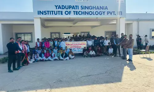 वोकेशनल कोर्स के छात्र-छात्राओं ने किया जे.के. आईटीआई का भ्रमण वोकेशनल कोर्स के छात्र-छात्राओं ने किया जे.के. आईटीआई का भ्रमण