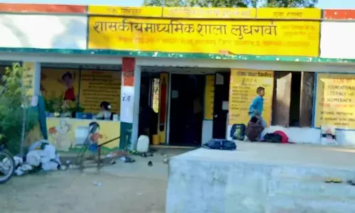 माध्यमिक शाला लुधगंवा में छ: माह से पेयजल व्यवस्था ठप्प, शोपीस बनीं छत में रखी गई पानी की टंकी, बच्चे परेशान