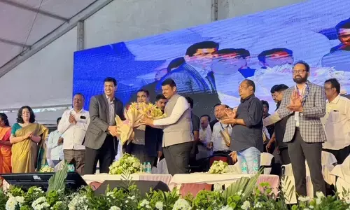 नागपुर शहर के 951 झोपड़पट्टीधारकाें को मिला मालिकाना अधिकार नागपुर शहर के 951 झोपड़पट्टीधारकाें को मिला मालिकाना अधिकार