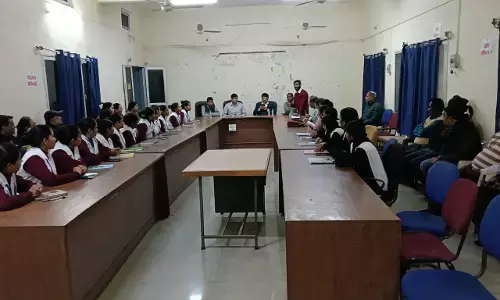 यूनिवर्सल हेल्थ कवरेज दिवस पर विधिक जागरूकता शिविर का आयोजन