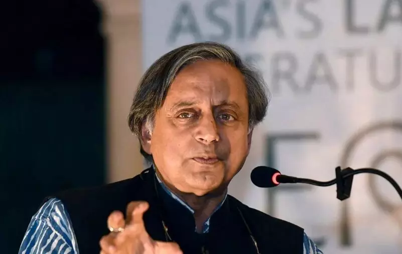 महात्मा की विरासत का अपमान न करें, मनरेगा का नाम बदलने पर शशि थरूर की आई प्रतिक्रिया महात्मा की विरासत का अपमान न करें, मनरेगा का नाम बदलने पर शशि थरूर की आई प्रतिक्रिया