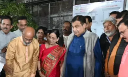 सिमेंट सड़कों के साथ ड्रेनेज, सीवेज और जलापूर्ति को जोड़कर तैयार करें संरचना - केंद्रीय मंत्री गडकरी