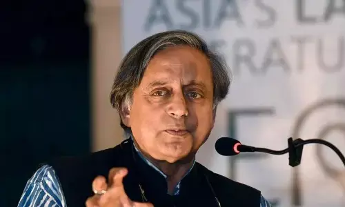 महात्मा की विरासत का अपमान न करें, मनरेगा का नाम बदलने पर शशि थरूर की आई प्रतिक्रिया महात्मा की विरासत का अपमान न करें, मनरेगा का नाम बदलने पर शशि थरूर की आई प्रतिक्रिया