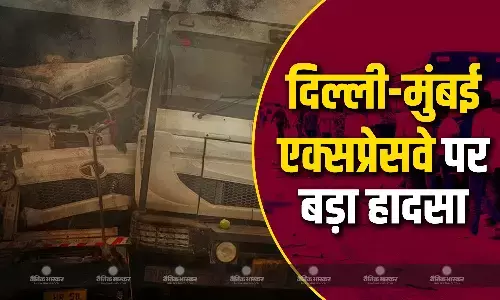 पिकअप ने ट्रक में मारी जोरदार टक्कर, 3 की मौत, अब दिल्ली-मुंबई एक्सप्रेसवे पर बड़ी दुर्घटना