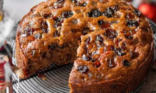 क्रिसमस के खास मौके पर बनाएं पारंपरिक प्लम केक, खाकर सभी को आ जाएगा मजा, यहां देखें खास रेसिपी और सामग्री क्रिसमस के खास मौके पर बनाएं पारंपरिक प्लम केक, खाकर सभी को आ जाएगा मजा, यहां देखें खास रेसिपी और सामग्री