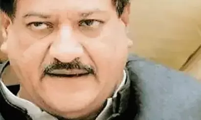 गठबंधन को लेकर राज ठाकरे से 40 मिनट की बातचीत गठबंधन को लेकर राज ठाकरे से 40 मिनट की बातचीत