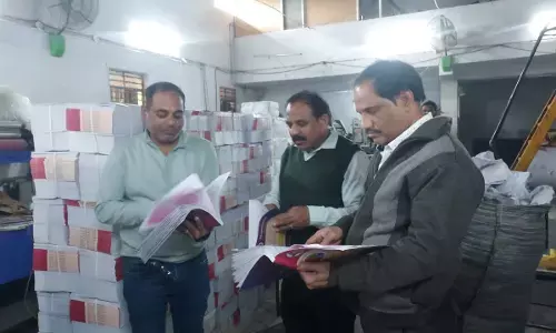 बाल भारती की डुप्लीकेट किताबों का भंडाफोड़, 30 हजार से अधिक फर्जी किताबें जब्त बाल भारती की डुप्लीकेट किताबों का भंडाफोड़, 30 हजार से अधिक फर्जी किताबें जब्त