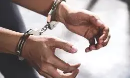 पुणे पुलिस ने किया आंतरराष्ट्रीय ड्रग्स रैकेट का भांडाफोड़, 3.45 करोड़ ड्रग्स जब्त पुणे पुलिस ने किया आंतरराष्ट्रीय ड्रग्स रैकेट का भांडाफोड़, 3.45 करोड़ ड्रग्स जब्त