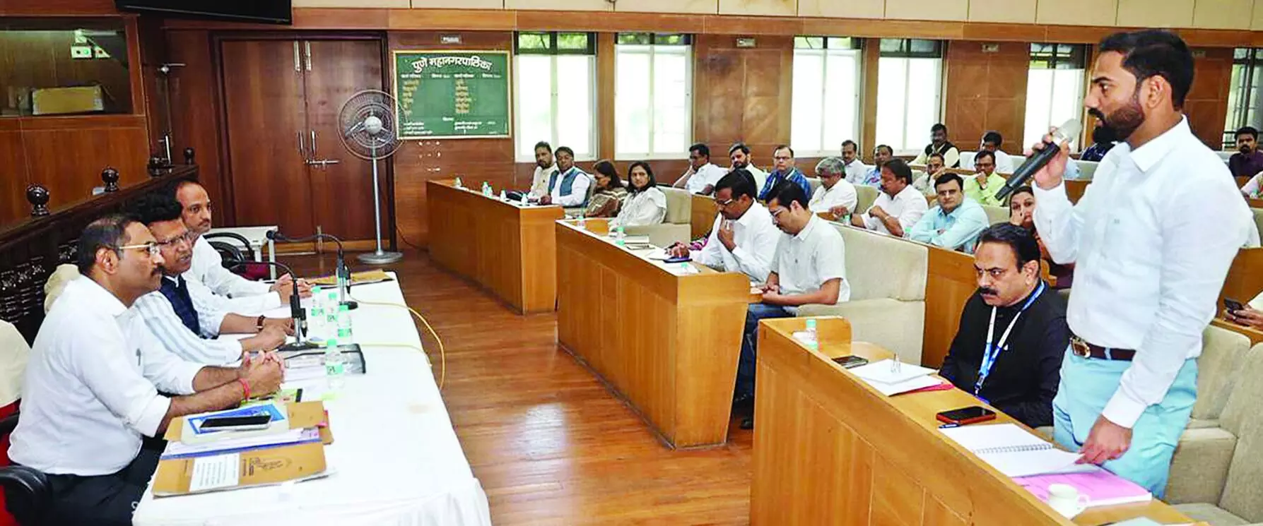 आचार संहिता के उल्लंघन पर कड़ी कार्रवाई के निर्देश आचार संहिता के उल्लंघन पर कड़ी कार्रवाई के निर्देश