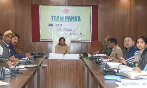 स्कूलों में नामांकन अनुरूप सुनिश्चित करें विद्यार्थियों की उपस्थिति: कलेक्टर स्कूलों में नामांकन अनुरूप सुनिश्चित करें विद्यार्थियों की उपस्थिति: कलेक्टर