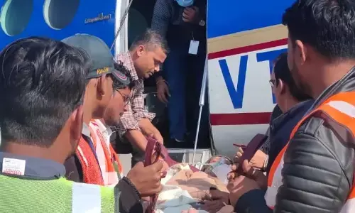 पीएम श्री एयर एम्बूलेंस की सुविधा लेने वाले पन्ना के चौथे मरीज बने भगवान दास मिश्रा पीएम श्री एयर एम्बूलेंस की सुविधा लेने वाले पन्ना के चौथे मरीज बने भगवान दास मिश्रा