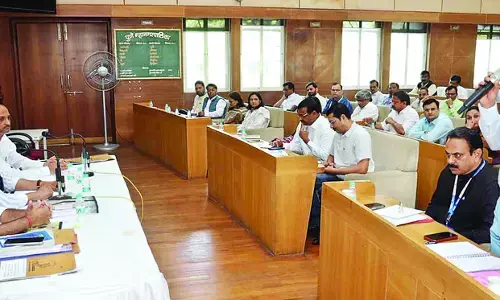 आचार संहिता के उल्लंघन पर कड़ी कार्रवाई के निर्देश आचार संहिता के उल्लंघन पर कड़ी कार्रवाई के निर्देश