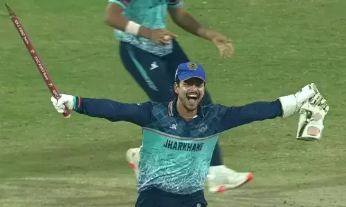 झारखंड ने रचा इतिहास, पहली बार बनी सैय्यद मुश्ताक अली ट्रॉफी की विनर, हरियाणा को 69 रन से हराया झारखंड ने रचा इतिहास, पहली बार बनी सैय्यद मुश्ताक अली ट्रॉफी की विनर, हरियाणा को 69 रन से हराया