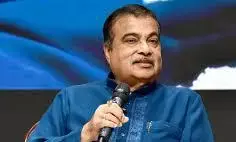 महाराष्ट्र में कुल 3,840 किमी की एनएच परियोजनाओं पर चल रहा काम - गडकरी महाराष्ट्र में कुल 3,840 किमी की एनएच परियोजनाओं पर चल रहा काम - गडकरी