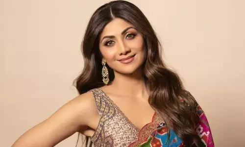 एक्ट्रेस शिल्पा शेट्टी के घर पर छापेमारी की खबर झूठी, वकीन ने कहा अफवाह उड़ाने वालों पर होगी सख्त कार्रवाई एक्ट्रेस शिल्पा शेट्टी के घर पर छापेमारी की खबर झूठी, वकीन ने कहा अफवाह उड़ाने वालों पर होगी सख्त कार्रवाई