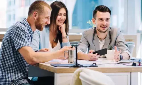 कंपनी ने बना दी अजीबोगरीब पॉलिसी, अगर नहीं पहने ऐसे कपड़े तो देना होगा जुर्माना