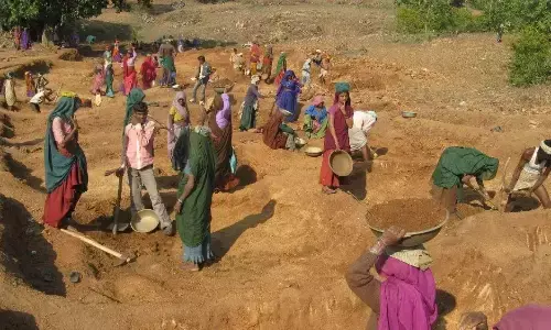 विकसित भारत-जी राम जी बिल बना कानून, राष्ट्रपति मुर्मू ने मंजूरी, इतिहास बना मनरेगा