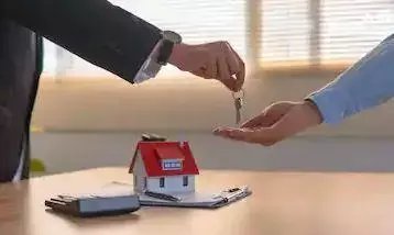 कंपनी में अगर पांच साल से ज्यादा काम कर रहे हैं तो मिल सकता है घर? इस संस्थान ने दिया ये खास गिफ्ट