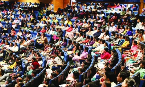 मतदान केंद्र पर जाने से पहले ढंग से जांचें चुनाव सामग्री