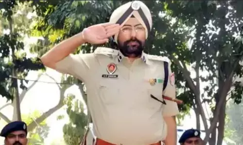 8 करोड़ के ऑनलाइन फ्रॉड का शिकार हुए पंजाब के पूर्व IG, घर में खुद को गोली मारी, अस्पताल में हुए भर्ती