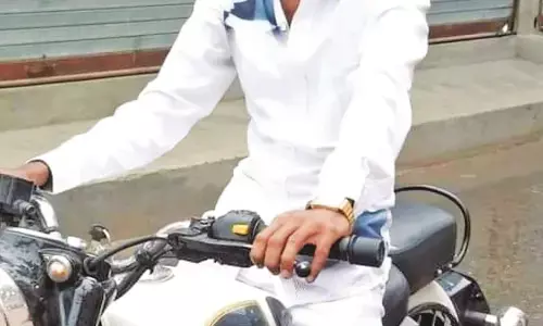 क्रिकेट बुकी बोमा ने पलटी मारी, क्राइम ब्रांच के अधिकारी को बोला अपशब्द