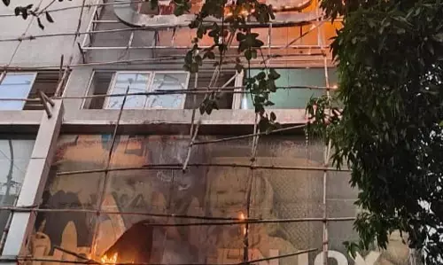 मोरवाडी के मॉल में लगी आग